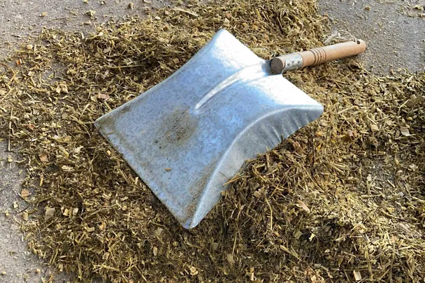 Umgedrehte Schaufel beim Schaufeltest Umgedrehte Schaufel beim Schaufeltest